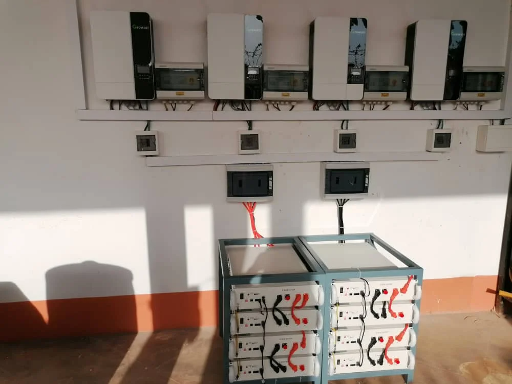 Installation von 40-kW-Pytes-Batterien und Growatt-Wechselrichtern in Afrika